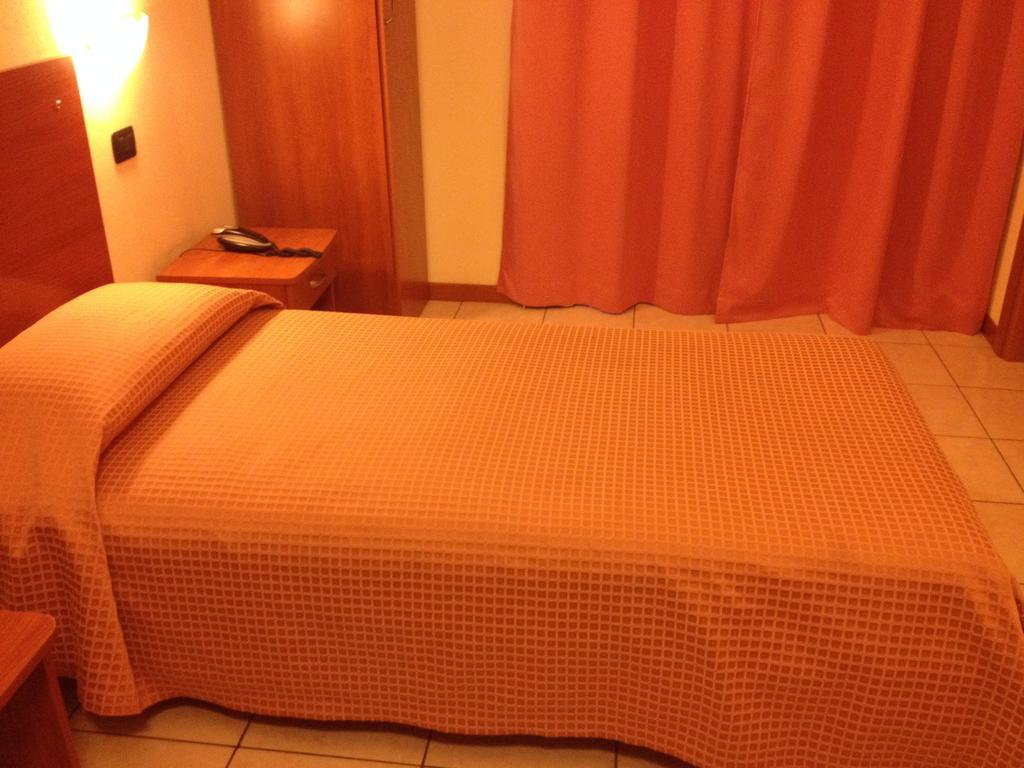 Hotel Belforte Варезе Номер фото