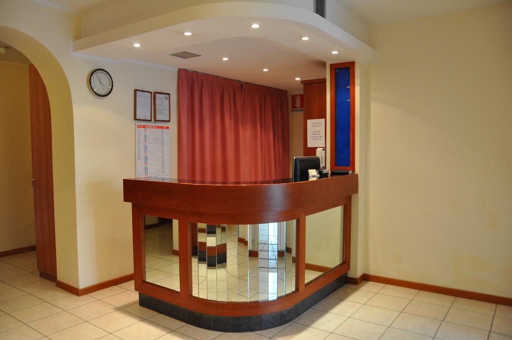 Hotel Belforte Варезе Екстер'єр фото