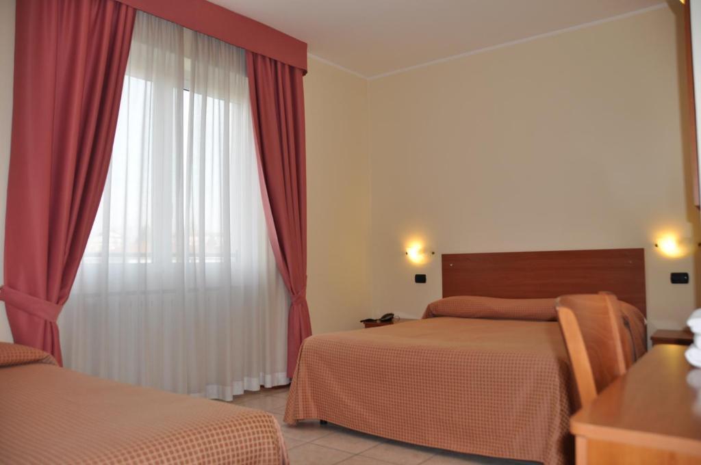 Hotel Belforte Варезе Номер фото